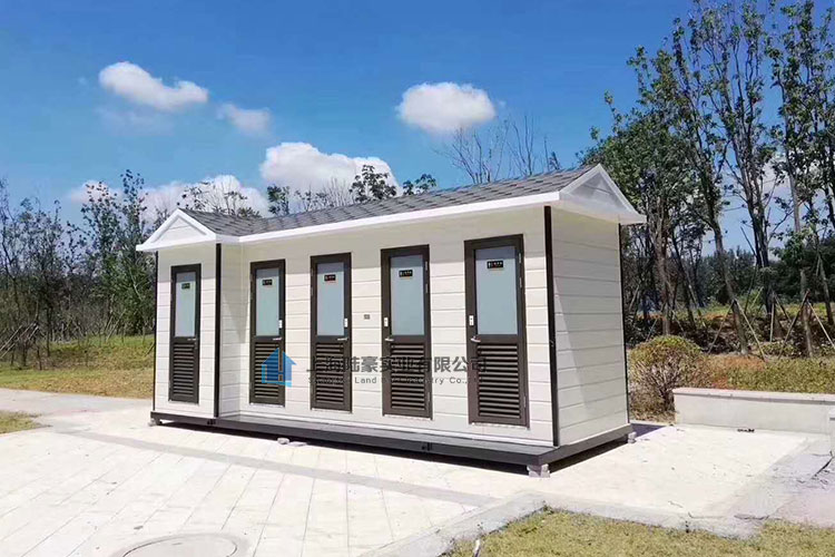 廁所的細(xì)部設(shè)計(jì)，扶手與廁所卷紙！